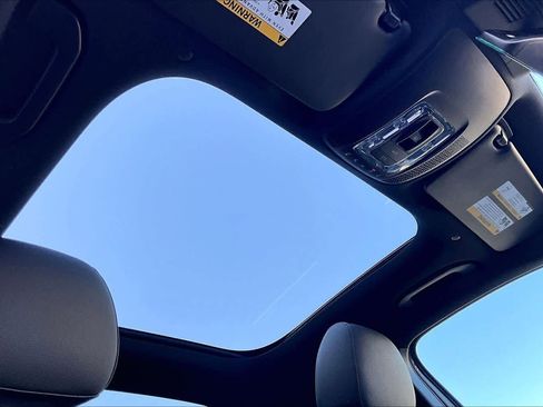 Used 2025 Mercedes-Benz GLA 250 image 14