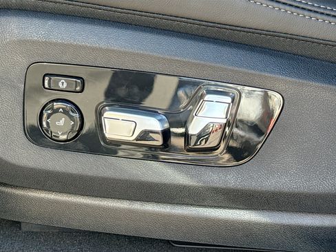 New 2026 BMW X6 M60i w/ Executive Package image 25