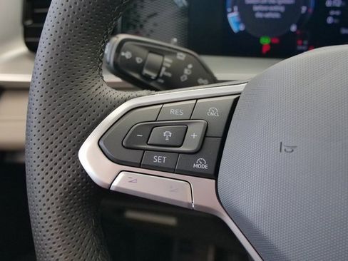 New 2026 Volkswagen Tiguan SE R-Line image 24