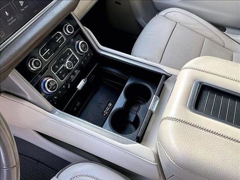 Used 2023 GMC Yukon Denali w/ Advanced Technology Package image 15