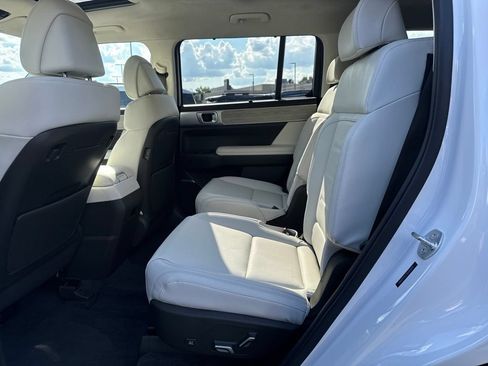 Certified 2025 Hyundai Santa Fe Calligraphy w/ Tow & Go Package AWD/4WD image 24