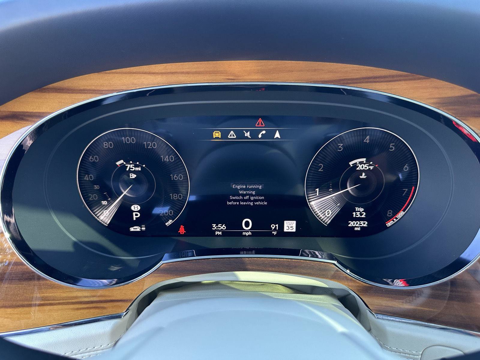 Used 2022 Bentley Bentayga AWD/4WD image 30