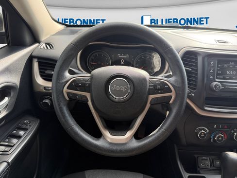 Used 2015 Jeep Cherokee Sport w/ Sport Appearance Group FWD image 13