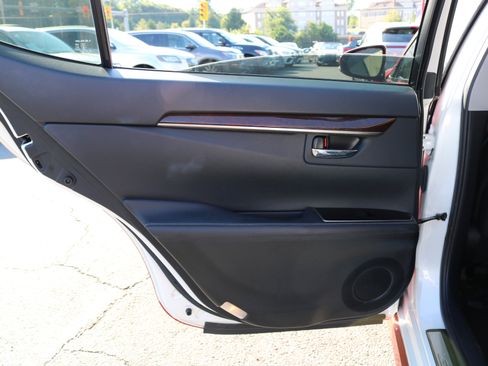 Used 2016 Lexus ES 350 w/ Luxury Package w/Wood Trim image 37