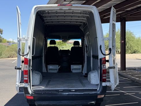 Used 2007 Dodge Sprinter 2500 RWD image 5