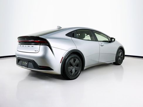 Used 2024 Toyota Prius LE image 9