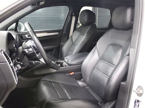 Certified 2023 Porsche Cayenne S Platinum AWD/4WD image 5