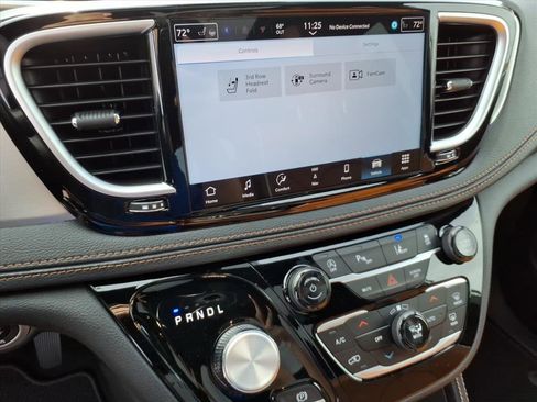 New 2026 Chrysler Pacifica Pinnacle AWD/4WD image 13