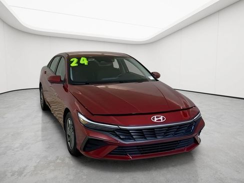 Used 2024 Hyundai Elantra SEL FWD image 1