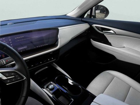 Used 2024 Buick Envision Avenir image 30