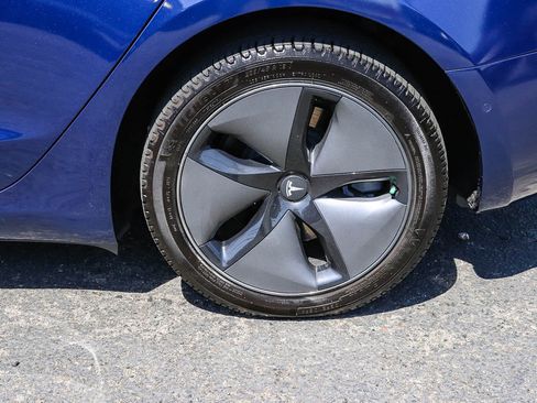 Used 2018 Tesla Model 3 RWD image 13