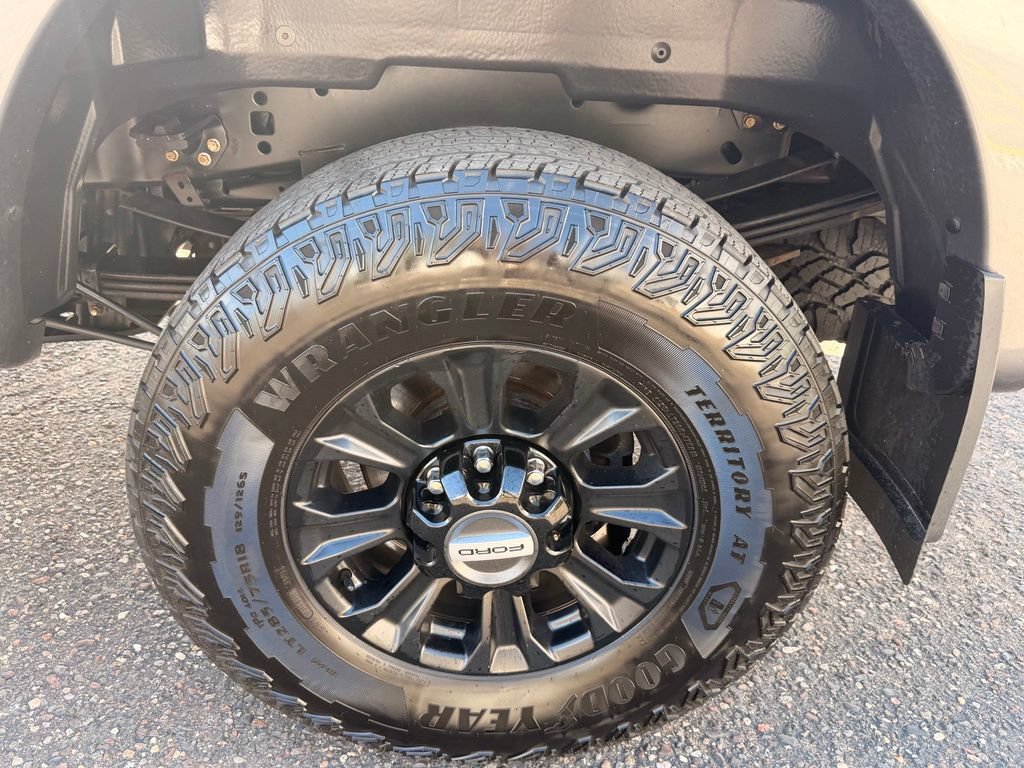 Used 2022 Ford F250 Lariat w/ Tremor Off-Road Package AWD/4WD image 22