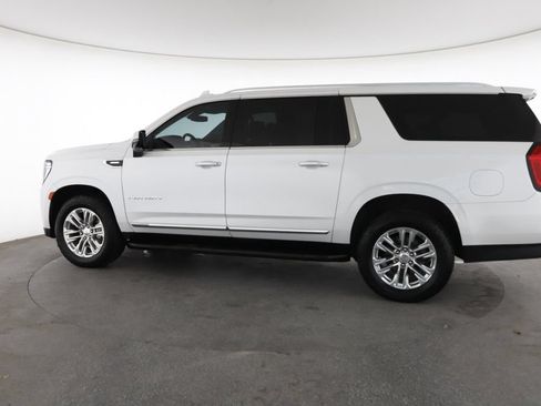 Used 2021 GMC Yukon XL SLT w/ SLT Premium Package AWD/4WD image 8