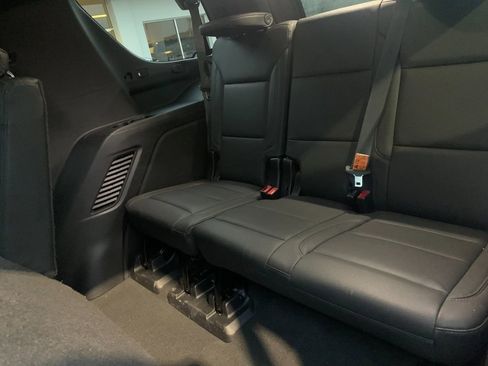 Used 2023 Chevrolet Tahoe Z71 w/ Luxury Package AWD/4WD image 18
