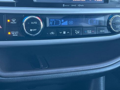 Used 2019 Toyota Highlander XLE AWD/4WD image 22