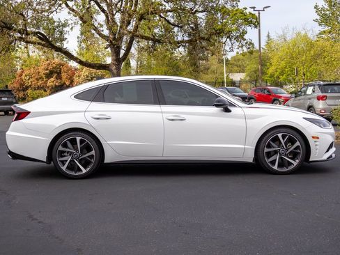 Certified 2023 Hyundai Sonata SEL Plus w/ Winter Weather Package FWD image 6