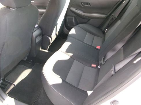 Used 2025 Nissan Sentra SV FWD image 9