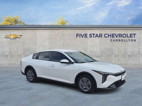 Used 2025 Kia K4 FWD image 2