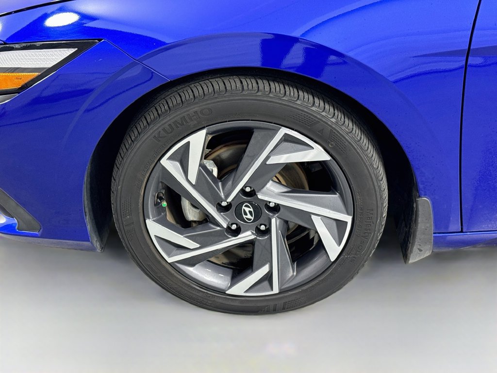 Used 2025 Hyundai Elantra Sport FWD image 30