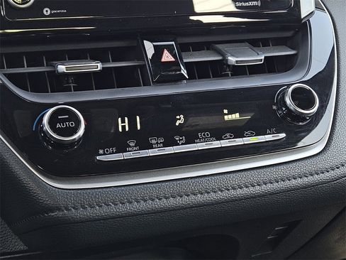 Used 2022 Toyota Corolla SE image 17