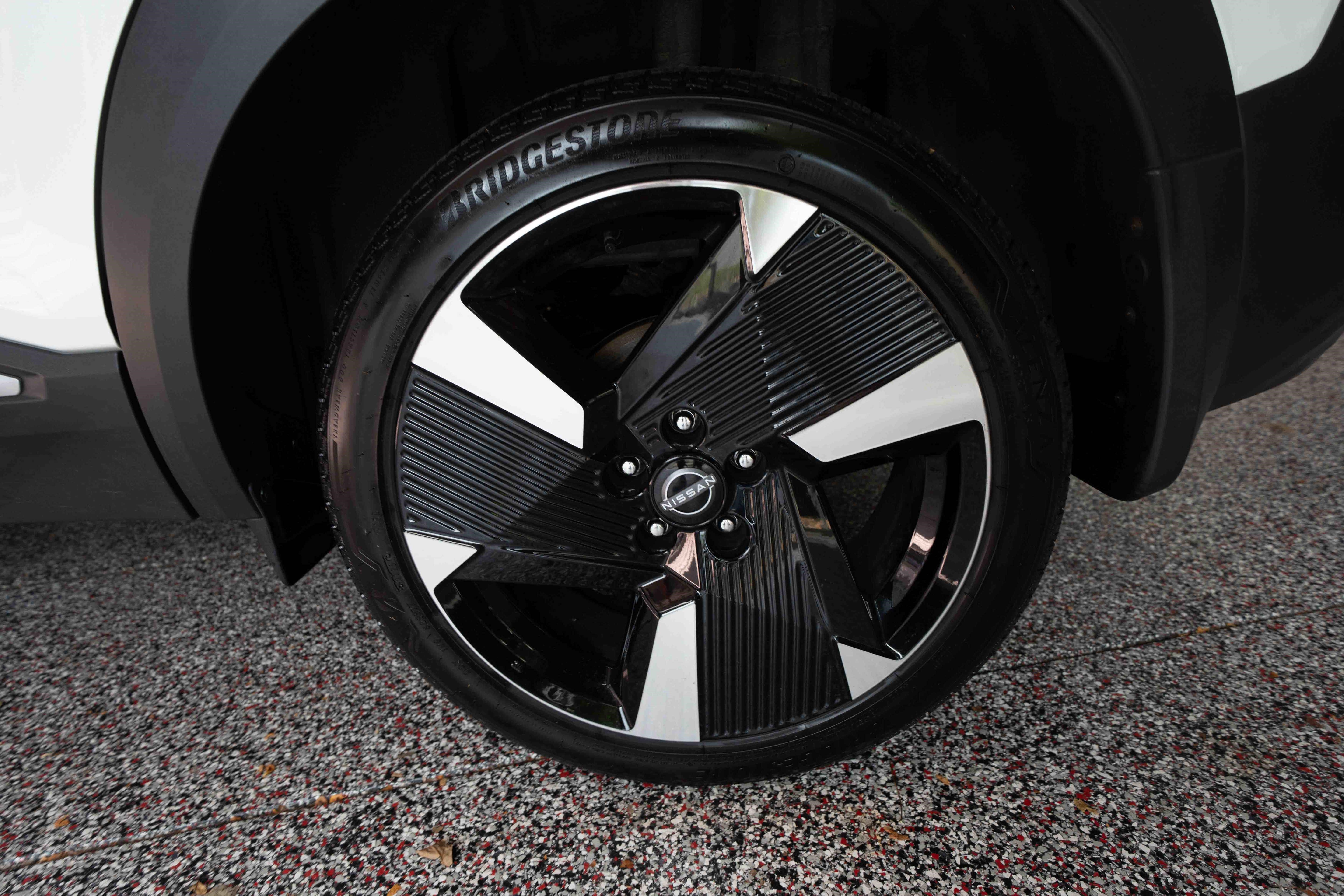 Used 2026 Nissan Kicks SR FWD image 29