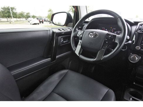 Used 2023 Toyota 4Runner 40th Anniversary SE AWD/4WD image 11