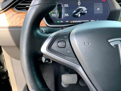 Used 2018 Tesla Model X 100D image 22
