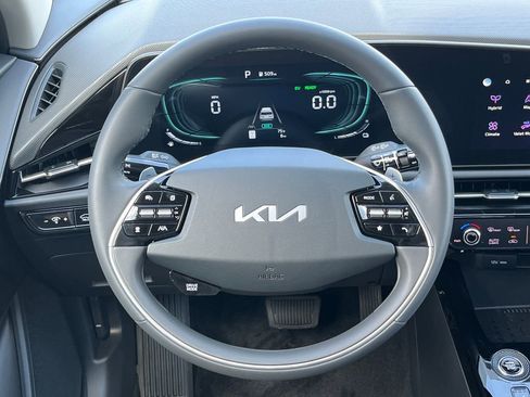 New 2026 Kia Niro EX FWD image 22