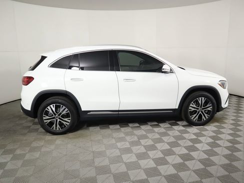 Certified 2025 Mercedes-Benz GLA 250 GLA 250 image 4