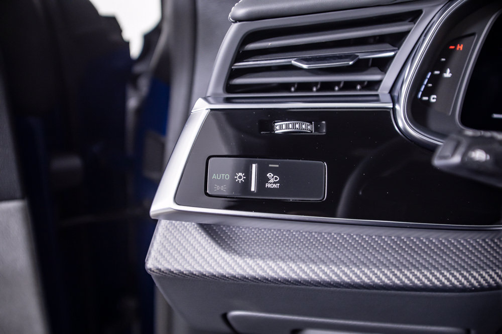 Used 2025 Audi SQ8 Prestige AWD/4WD image 38
