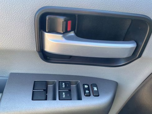 Used 2015 Toyota Sequoia Limited AWD/4WD image 23
