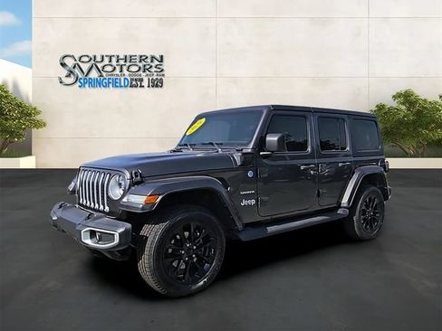 Used 2021 Jeep Wrangler Unlimited Sahara w/ Dual Top Group AWD/4WD image 41