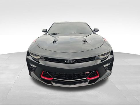 Used 2018 Chevrolet Camaro SS RWD image 8