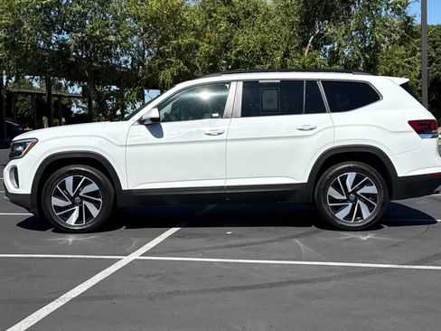 Used 2024 Volkswagen Atlas SE AWD/4WD image 14