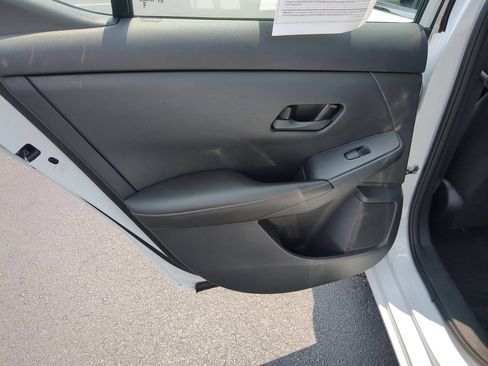 Used 2024 Nissan Sentra SV FWD image 26