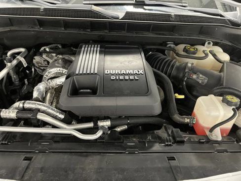 Used 2021 Chevrolet Suburban RST image 37