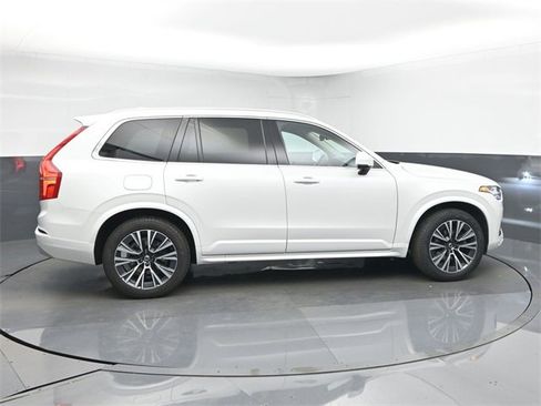 Used 2022 Volvo XC90 T6 Momentum w/ Advanced Package image 8