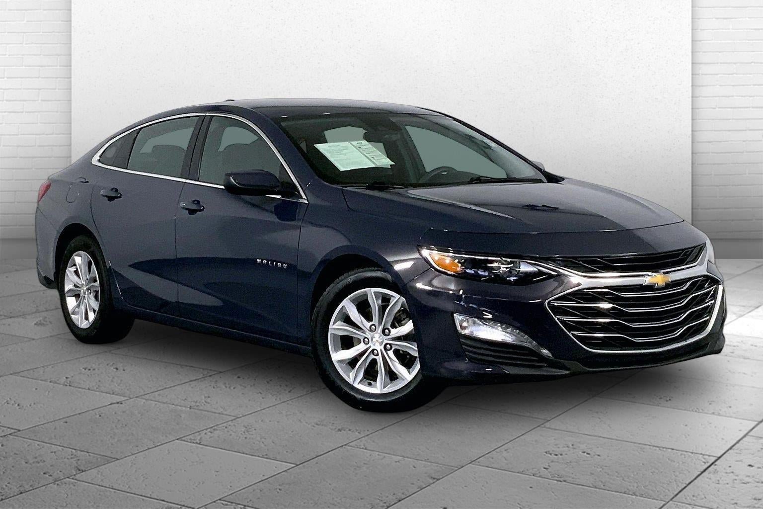Used 2025 Chevrolet Malibu LT FWD image 1