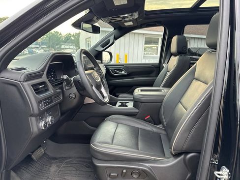 Used 2024 GMC Yukon SLT w/ SLT Premium Package AWD/4WD image 10