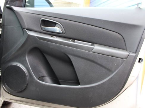 Used 2015 Chevrolet Cruze LT image 47