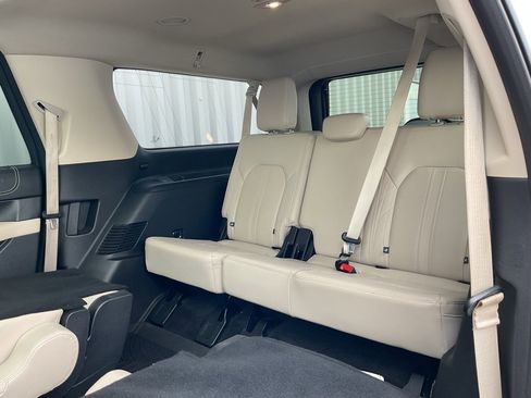 Used 2023 Ford Expedition Max Platinum image 21