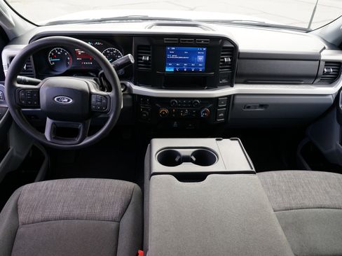 Used 2024 Ford F250 XLT image 28