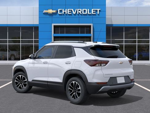 New 2026 Chevrolet TrailBlazer LT w/ LT Cold Weather Package FWD image 3