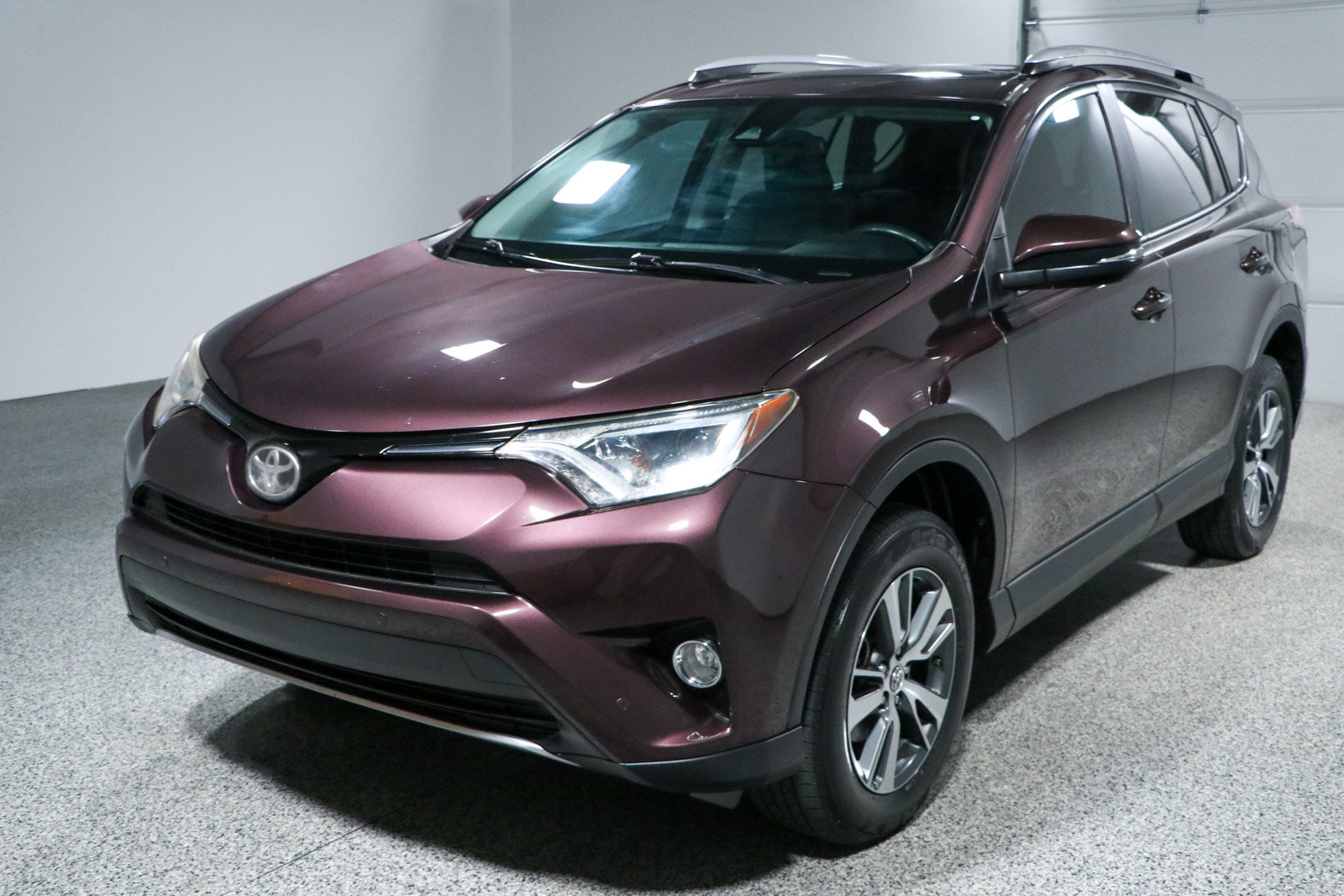 Used 2017 Toyota RAV4 XLE FWD image 32