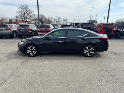 Used 2022 Nissan Altima 2.5 SV FWD image 6