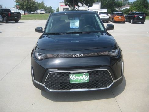 Used 2025 Kia Soul LX w/ LX Technology Package FWD image 3