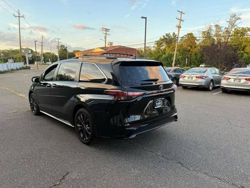 Used 2022 Toyota Sienna XSE w/ XSE Plus Package FWD image 6