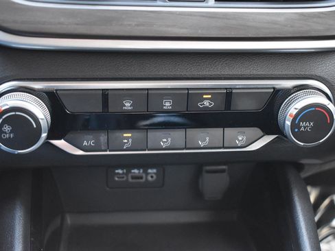 Used 2024 Nissan Altima 2.5 SV image 10