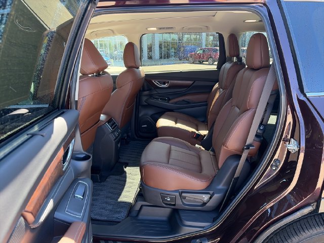 Used 2025 Subaru Ascent Touring AWD/4WD image 14