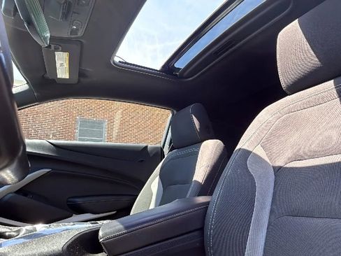 Used 2017 Chevrolet Camaro LT RWD image 19